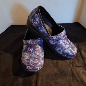 Purple and Black Comfort Mules with Paisley Design